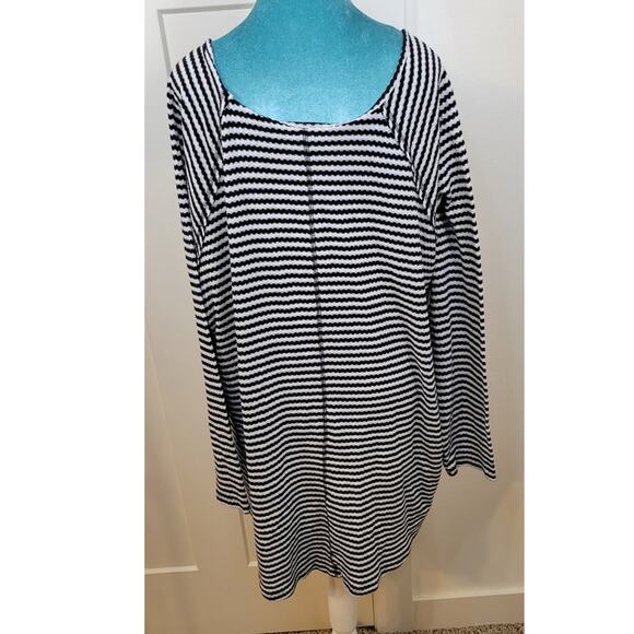Torrid Shirt Womens Size 5 Long Sleeve Stiped Top Simple Casual Comfortable Top - Picture 2 of 5